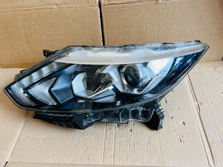 2014 - 2018 Nissan Qashqai LEFT Headlight.