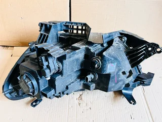 2019 - 2022 GWM P-series Bakkie Right Xenon Headlight.