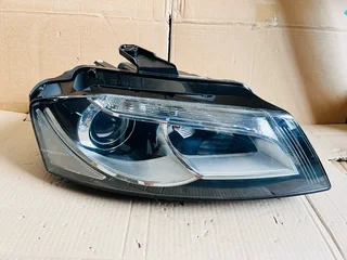 2013 - 2016 Audi A3 8P Sportback Right Xenon Headlight.