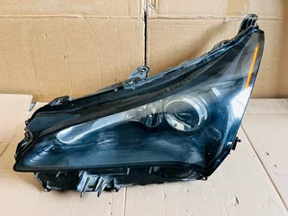 2015 - 2018 Lexus Nx200t Nx300h Right Led Headlight.