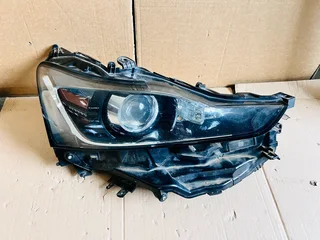2017 - 2019 Lexus Is300 Is350 Right Headlight.