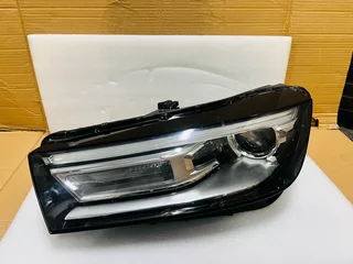 2018-2021 Audi Q5 Left Xenon Headlight.