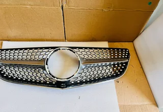 Mercedes-Benz E-Class W207 Diamond-Style Front Grille.