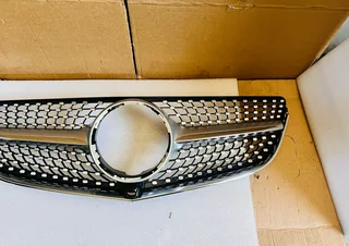 Mercedes-Benz E-Class W207 Diamond-Style Front Grille.