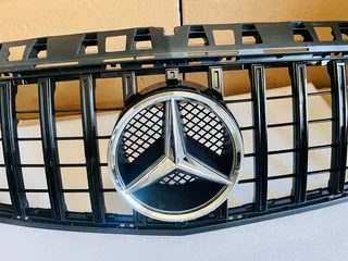 Mercedes-Benz A-Class W176 Gloss Black Front Grille.