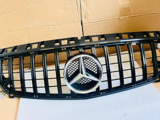 Mercedes-Benz A-Class W176 Gloss Black Front Grille.