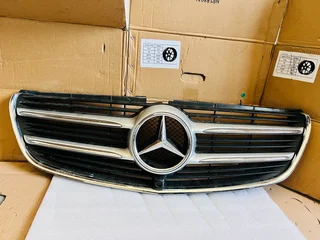 Mercedes-Benz Vito Viano W447 Main Bumper Grille.