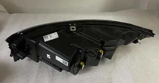 LAND ROVER DISCOVERY SPORT 2020-ON Drivers Right Headlight L550.