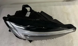 2023 2024 Volvo XC60 Right LED Headlight.