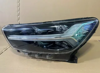 Volvo XC40 Left Full LED Headlight.