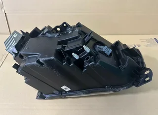 Volvo XC40 Left Full LED Headlight.