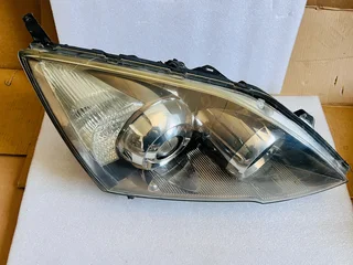 2007-2009 HONDA CR-V Right Driver Side Headlight.
