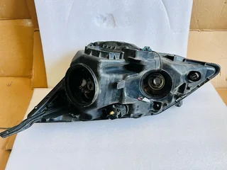 2007-2009 HONDA CR-V Right Driver Side Headlight.