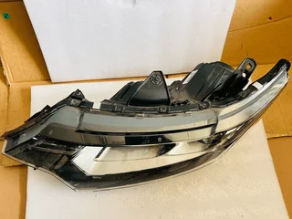 2019-2022 Mitsubishi OUTLANDER Left Headlight.