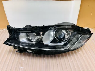 2015-2020 Jaguar Xf X260 F Pace X761 Xenon Headlight.