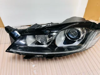 2015-2020 JAGUAR XF X260 F PACE X761 Xenon Headlight.