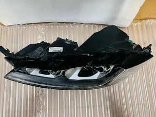 2015-2020 JAGUAR XF X260 F PACE X761 Xenon Headlight.