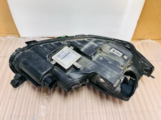 2015-2020 JAGUAR XF X260 F PACE X761 Xenon Headlight.