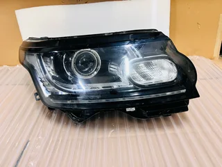 2015 Land Rover Range Rover Vogue L405 Right Headlight.