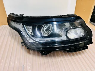 2015 Land Rover Range Rover Vogue L405 Right Headlight.
