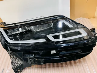 2015-2020 Pair Headlight Assembly For Land Rover Range Rover Velar.