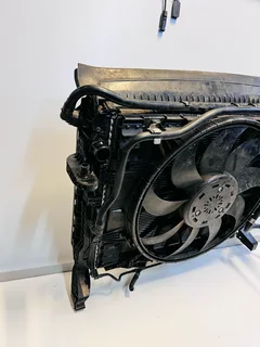 A099 906 7903 - Mercedes-Benz V-Class W447 Complete Engine Cooling System Radiator.