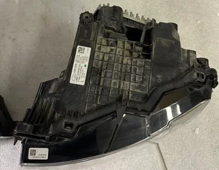 LAND ROVER DEFENDER HEADLIGHT PASSENGER LEFT SIDE LED HEADLIGHT L8B213W030GJ