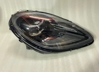 Porsche macan LED Right headlight 2018-2023OEM Porsche Headlights.