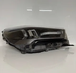 TOYOTA HILUX INVINCIBLE DRIVERS RIGHT LED HEADLIGHT 81110YP450 2018 2023 MK8