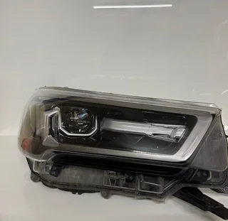 TOYOTA HILUX INVINCIBLE DRIVERS RIGHT LED HEADLIGHT 81110YP450 2018 2023 MK8