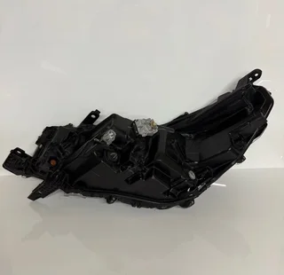 TOYOTA HILUX INVINCIBLE DRIVERS RIGHT LED HEADLIGHT 81110YP450 2018 2023 MK8