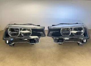 BMW X3 F25 X4 F26 Adaptive LED Facelift Headlight Set (RH &#43; LH)
