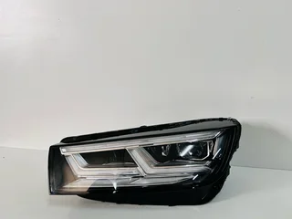 2018–2020 Audi Q5 / SQ5 Left (Passenger Side) LED Headlight – OEM