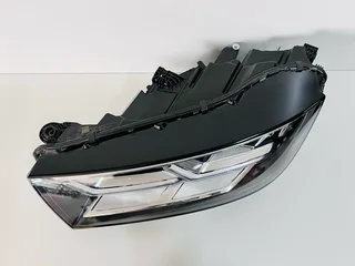 2018–2020 Audi Q5 / SQ5 Left (Passenger Side) LED Headlight – OEM