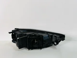 2018–2020 Audi Q5 / SQ5 Left (Passenger Side) LED Headlight – OEM