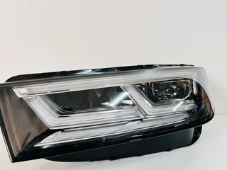 2018–2020 Audi Q5 / SQ5 Left (Passenger Side) LED Headlight – OEM