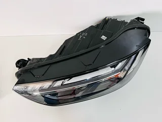 Left (Passenger Side) Full LED Headlight 2021–2023 Audi Q5 and SQ5.