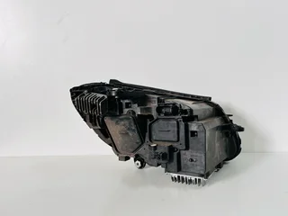 Mercedes-Benz C-Class W205 Left (Passenger Side) Single Xenon Headlight.