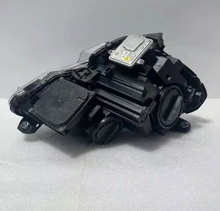 2012-2015 Mercedes-Benz C-Class W204 (C200 | C250 | C350) Left (Passenger Side) Xenon Headlight.