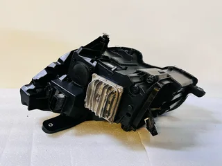 Mercedes-Benz CLS500 / CLS550 / CLS63 AMG W218 — Right (Driver Side) LED Intelligent Light System He