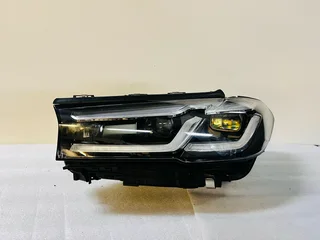 2021–2022 BMW 5 Series G30 (530i, 540i, M5) Left Side Full Adaptive LED Headlight – OEM.