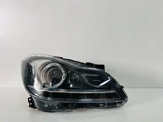 Mercedes-Benz C-Class W204 Facelift Right Xenon Headlight (2011–2014).