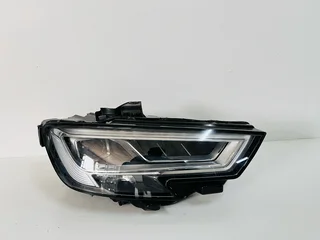 Audi A3 / S3 / RS3 Right (Driver Side) Matrix LED Headlight – OEM | 8V0 / 8V7 / 8VE