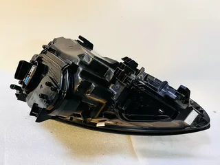Porsche Panamera 970 Right Xenon Headlight 2014–2016 – OEM 97063107074