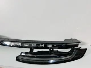 PORSCHE TAYCAN 9J1 Rear Center Taillight – OEM 9J1.945.081.L / 9J1945081L