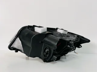 BMW 3 Series E90 / E91 LCI Right (Driver Side) Xenon Headlight – Genuine OEM.