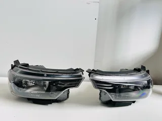 2021 KIA Sonet Driver &amp; Passenger Side Halogen Headlights – Genuine OEM Replacement