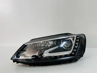 2011–2015 Volkswagen Jetta MK6 Left (Driver Side) LED-Xenon Headlight.