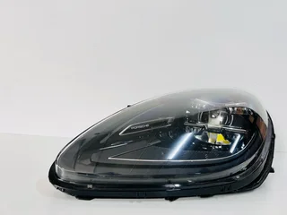 2019–2023 PORSCHE MACAN GTS Left (Passenger Side) LED PDLS Headlight – Black Bezel