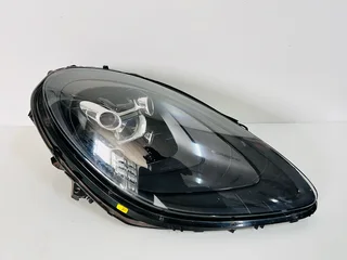 PORSCHE MACAN 95B FACELIFT – Right (Driver Side) LED Headlight | OEM 2019